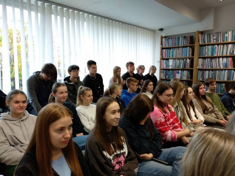 IMG_20221025_123451 - zdjęcie do spotkania z pisarzem dokument 4